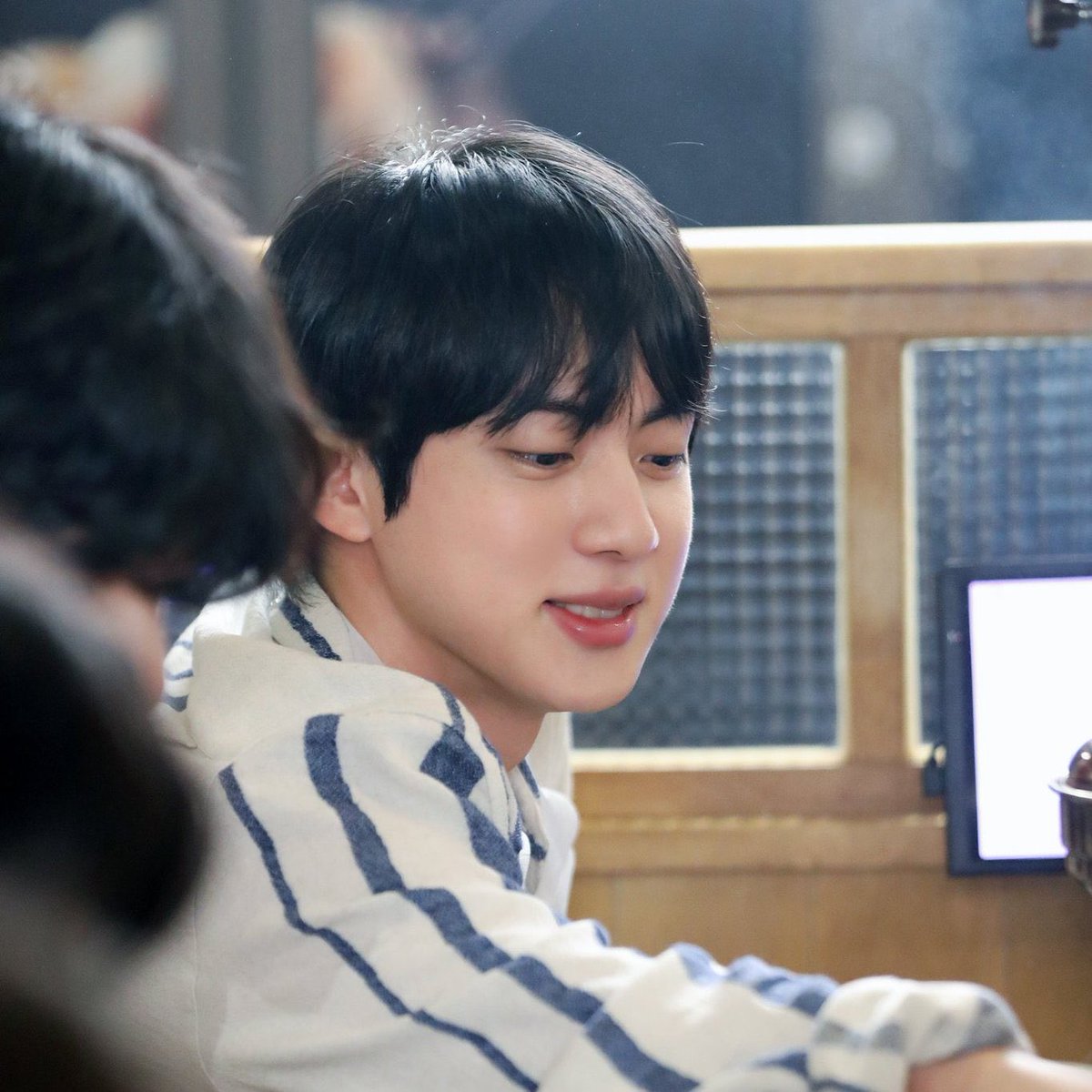 background2025's tweet photo. 석지나 오늘도 파이팅!

#Moon_BTS #JIN
#Yours_Jin #SuperTuna_Jin
#방탄소년단진 @BTS_twt 1 https://t.co/H3rIaHPAc9