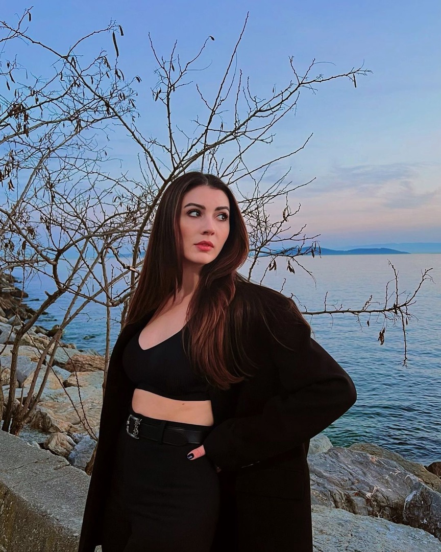 Ilhan Sen Burcu ozberk Instagram