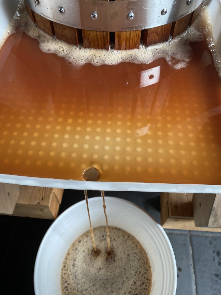 CiderFire's tweet photo. So excited to say we pressed #applepiecider today! So busy with this, And with over 80 varieties ready to produce! Nothing like having a glass of #sweetcider with pork, hmmm! Sounds great! We produce several #sweetcider blends! https://t.co/6NrjsXrjeZ