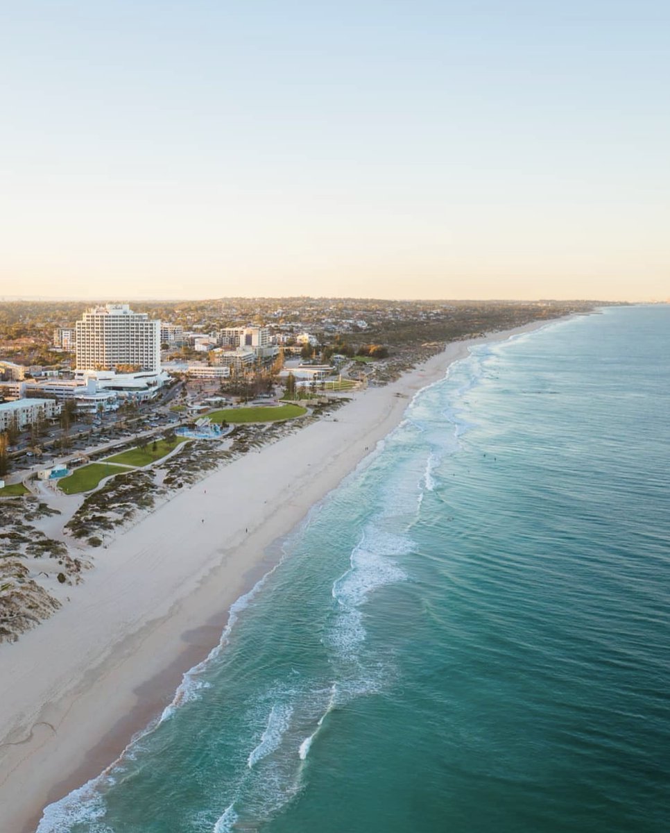 SeashellsGroup's tweet photo. It's hard to believe Scarborough Beach is so close to Perth City. Beachside relaxation + city convenience. The perfect combo. 📸 @experience.wa.japan  https://t.co/f20SMSqU3w https://t.co/LRFGX7ukui