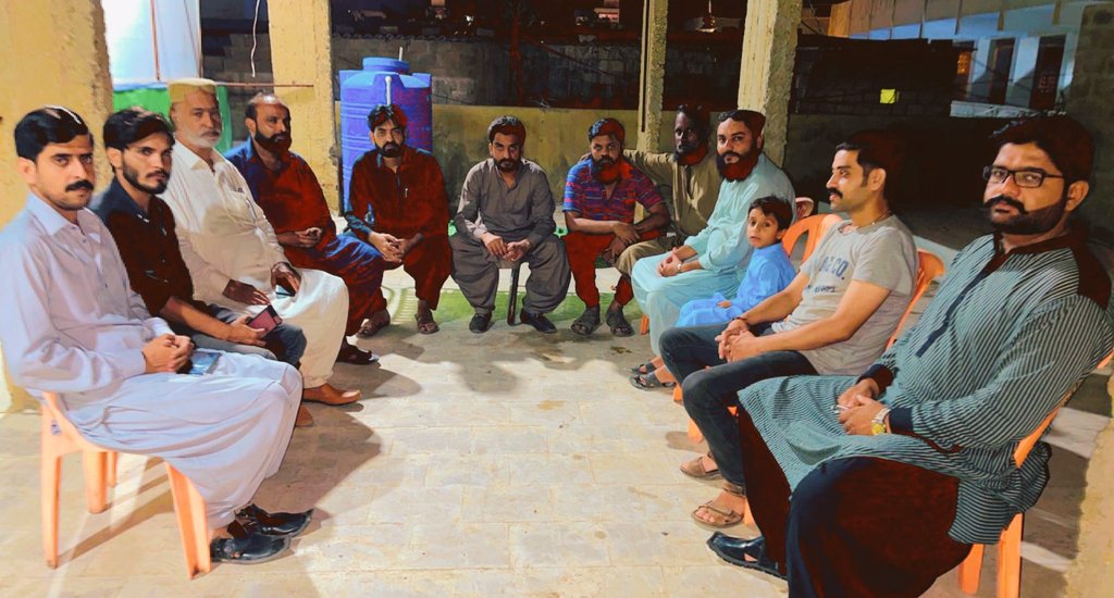 MemonMurtazaPPP's tweet photo. پیپلز پارٹی ضلع کورنگی کے سیکٹری اطلاعات @JaniMemonPPP اور Ps124 کے @SaleemAwan_PPP سے #CBKC وارڈ2 کے صدر @JamshaidKhanPPP اور وارڈ4 کے صدر آصف کچھی کی ملاقات
بھٹائی کالونی کے مسائل پر بات چیت کی گئی اس موقع پر لالا قمر نزر ظہور علی دانش بھی موجود تھے
@SaeedGhani1 https://t.co/iNbHVQ5Zu2