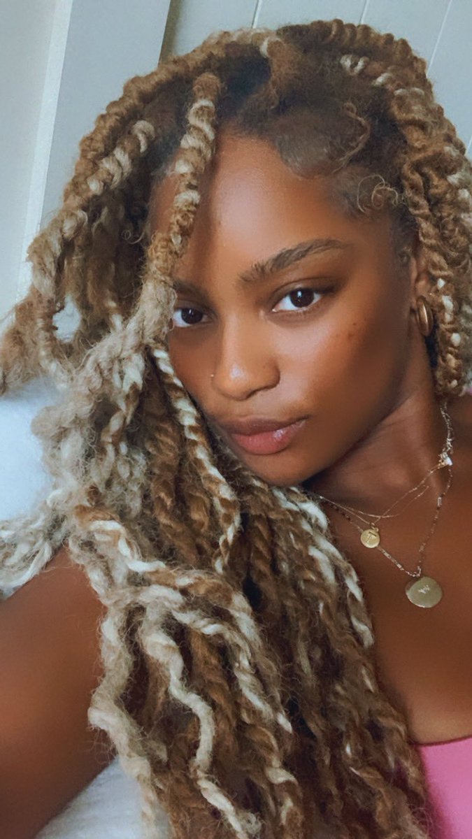 ambbsss__'s tweet photo. 🫦🧠💅🏾💗 https://t.co/86IJZk9fAg