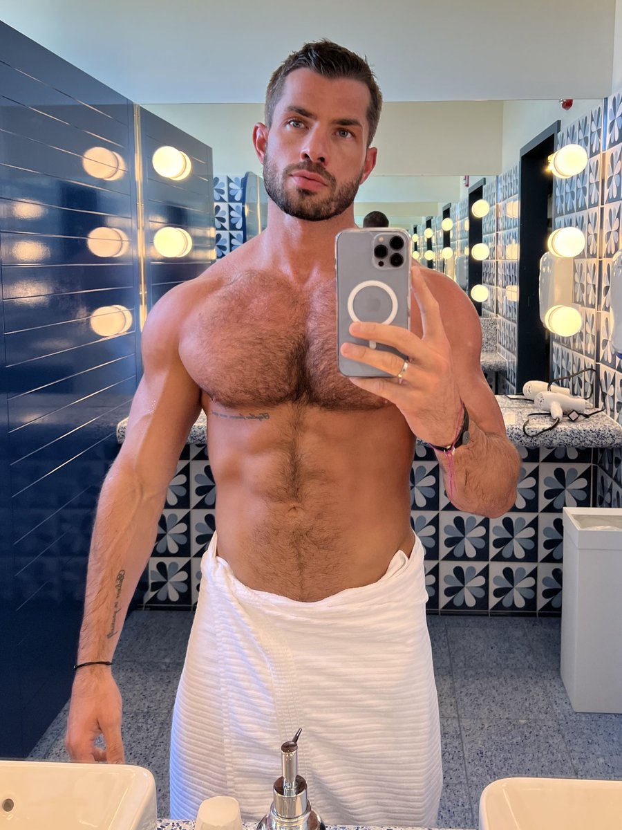 AnthonyPecora14's tweet photo. Gym selfie https://t.co/1qVdfTE4r9