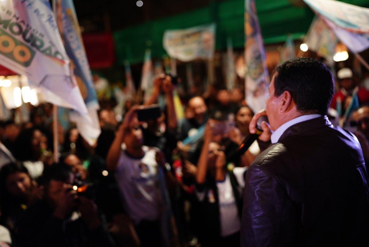 GeneralMourao's tweet photo. Energia incrível em Alvorada/RS hoje. Obrigado pelo apoio!  🙌1️⃣0️⃣0️⃣
 #éavezdomourão #Vote100 #MourãoSenador https://t.co/vVHIPwe3Yu