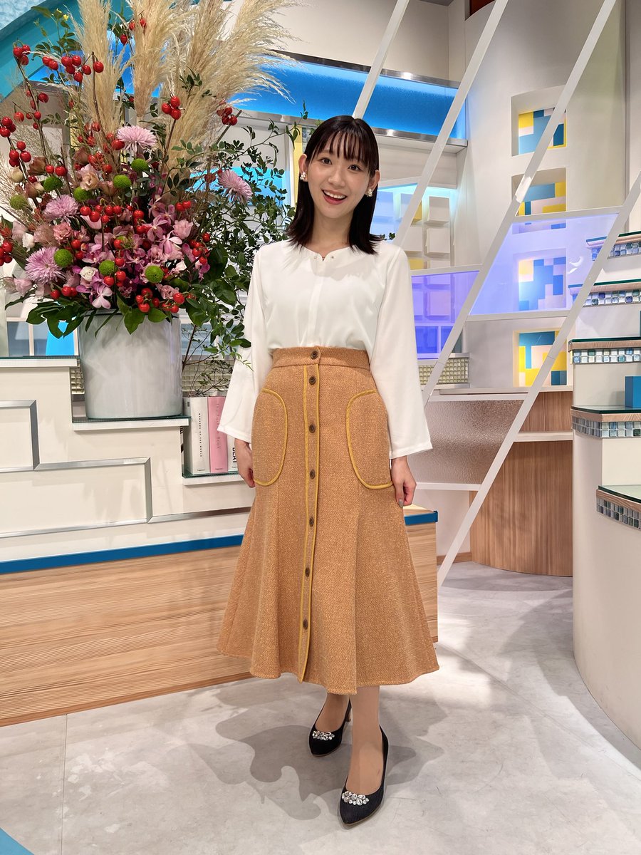 barihaya's tweet photo. けさの #ゆうまりコンビ 💛💗

優さんは 秋らしい #ワンピース🍇
ふんわり広がるティアードデザインがとっても可愛い🥺🫶🏻

そして小林アナは
首元の金具がアクセントになった
#ブラウススタイル 💍

今週も元気にお届けします😆🙏🏻

#バリはや
#バリはやファッション 
#川崎優
#小林茉里奈
#lalliamu https://t.co/9qfLPM2beb