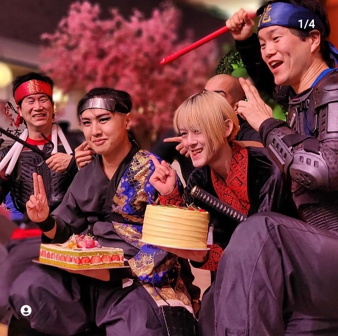 osyakasyama48's tweet photo. #サウジアラビア について41日が終わりました

ついに残すとこあと4日

今回のリーダーの  #夢幻陣 柳水さんの誕生日も間にあり、笑いあり涙ありのドラマチック旅

やり残したことはないか

残りの日数も全力で参ります

 #gamers8  #JAPAMURA #忍者  #サムライ  #殺陣 https://t.co/z2C6A4vmzo