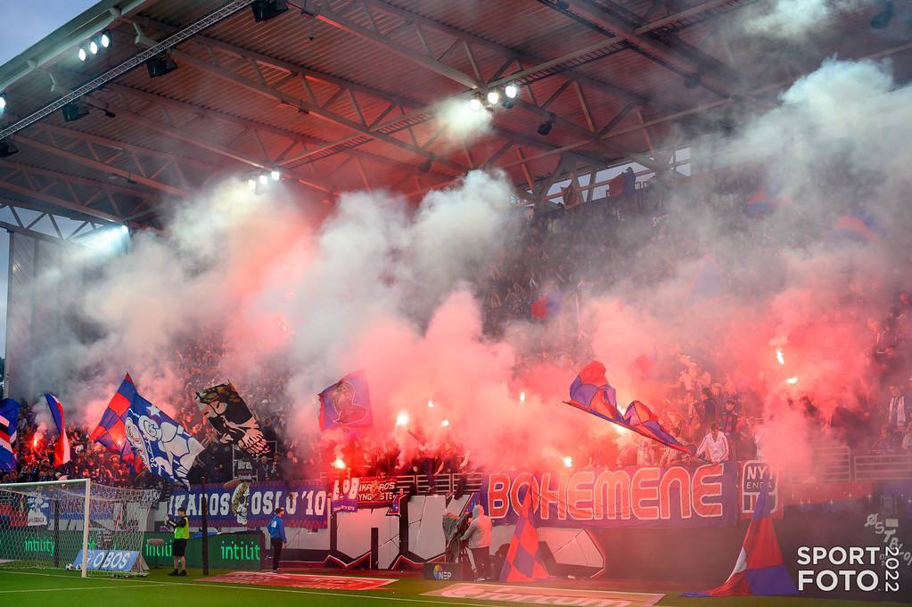 Noruega: Ultras do Vålerenga no jogo vs Lillestrøm, neste domingo, pela ...
