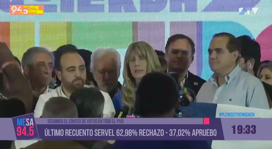 radiousach's tweet photo. 🗳Senadora @ximerincon: "El Rechazo ha ganado, se ha impuesto de manera clara y rotunda en el país. Porque los chilenos quieren una Constitución que nos convoque a todos. Una nueva buena Constitución".
#Mesa945 #Elecciones2022 #PlebiscitoConstitucional https://t.co/uGIWSlYo8I