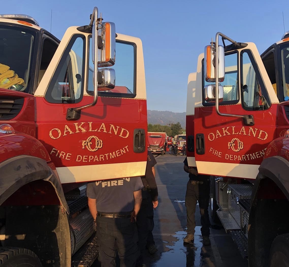 OaklandFireCA's tweet photo. E317 has been deployed as part of the @Cal_OES 2870C strike team to the #MillsFire in Siskiyou county. https://t.co/96okGj1Tbm