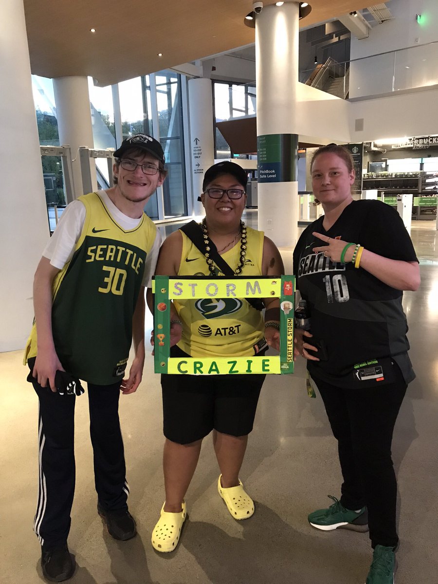BrendenPotts's tweet photo. @mikaelamattes #TakeCover #SueBird #ThankYouSue #StormCrazies https://t.co/gaC4dUTDs4