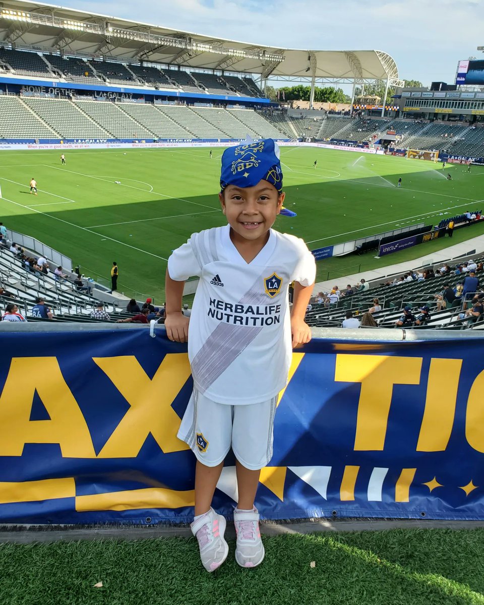 kjneptune's tweet photo. It is @lagalaxy Game Day with my #BabyBeauty #Xabrina and @cozmolagalaxy
#LAGalaxy #FirstToFive #SecondToNone #Since96 #VamosGalaxy 💙💛 https://t.co/7DTi390dKJ