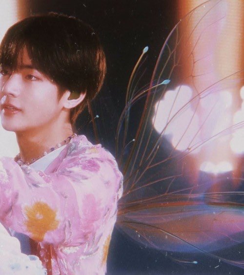 Babystar_OT7's tweet photo. 🌿🍶⌇*･ﾟ🌸愛人。] : 𝗒𝗈𝗎'𝗋𝖾 𝗍𝗁𝖾 𝗈𝗇𝗅𝗒 𝗋𝖾𝖺𝗌𝗈𝗇 𝗂 𝗄𝖾𝖾𝗉 𝗀𝗈𝗂𝗇𝗀. 𝖽𝗈𝗇’𝗍 𝗌𝗍𝗈𝗉 𝗵𝗼𝗹𝗱𝗶𝗻𝗴 𝗺𝘆 𝗵𝗮𝗻𝗱. 𝗐𝖾 𝗁𝖺𝗏𝖾 𝖽𝖺𝗒𝗌 𝗍𝗈 𝗅𝗂𝗏𝖾, 𝖽𝖺𝗋𝗅𝗂𝗇𝗀 ˏˋ🦋🧂♡̷̷̷ ⁺ ◦ 

#taekook 
#twoangels https://t.co/1olg9SW7Hu