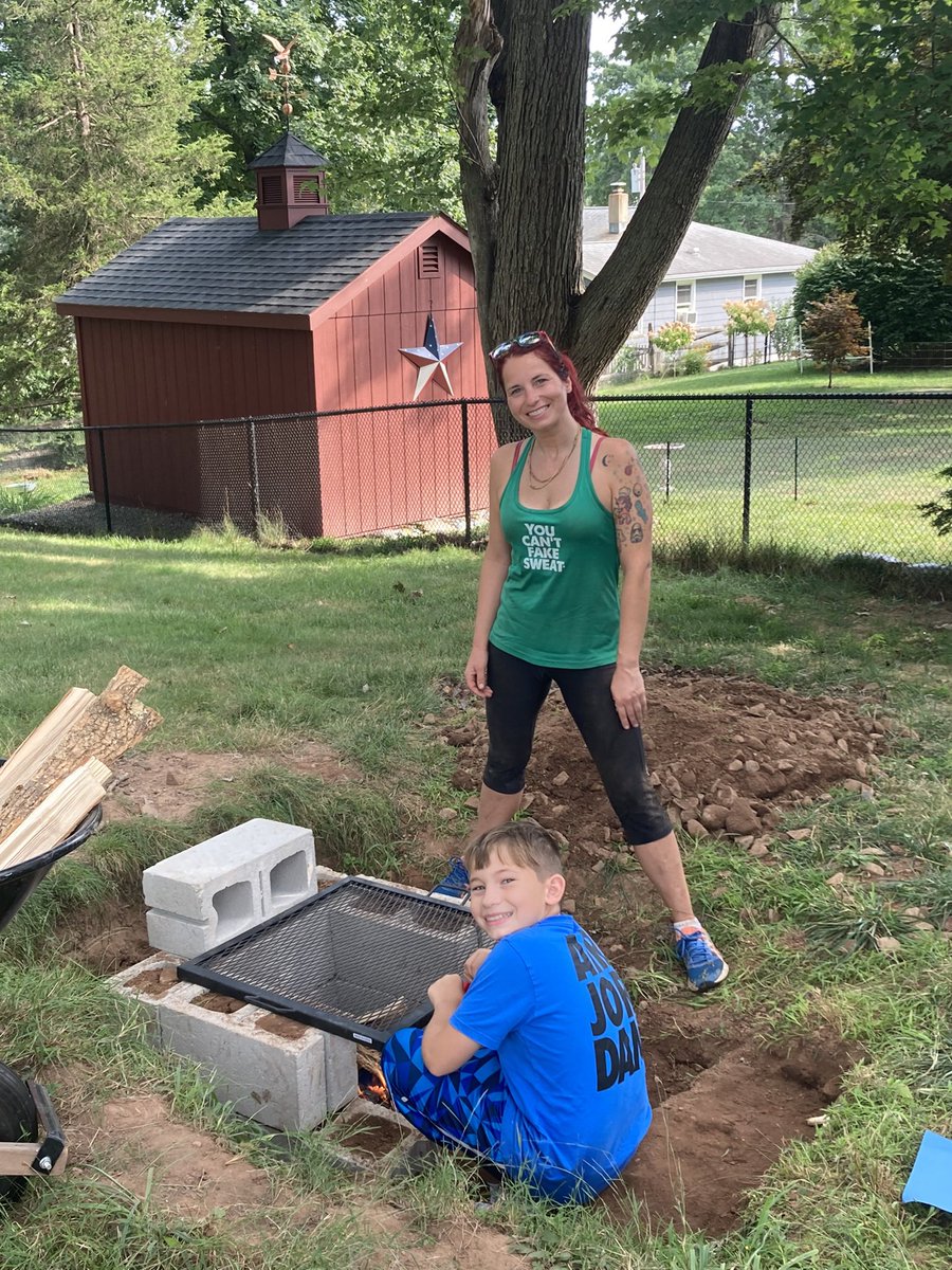FromVicToFit's tweet photo. I got to spend today completely locked in to my family. We (re)built a Braai Pit in our backyard. We drank, grilled meats and enjoyed company. It was exactly what a South African Braai is all about. #braaitime #familyfun #braaipit #sundayvibes #LaborDayWeekend @BannanasFoster https://t.co/DIa6nR0LX1