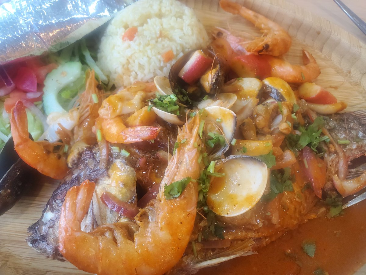 imerri1's tweet photo. @dbm422 @TJUCLA Oyster shooters and mojarra culichi https://t.co/3AQ2sGcZwb