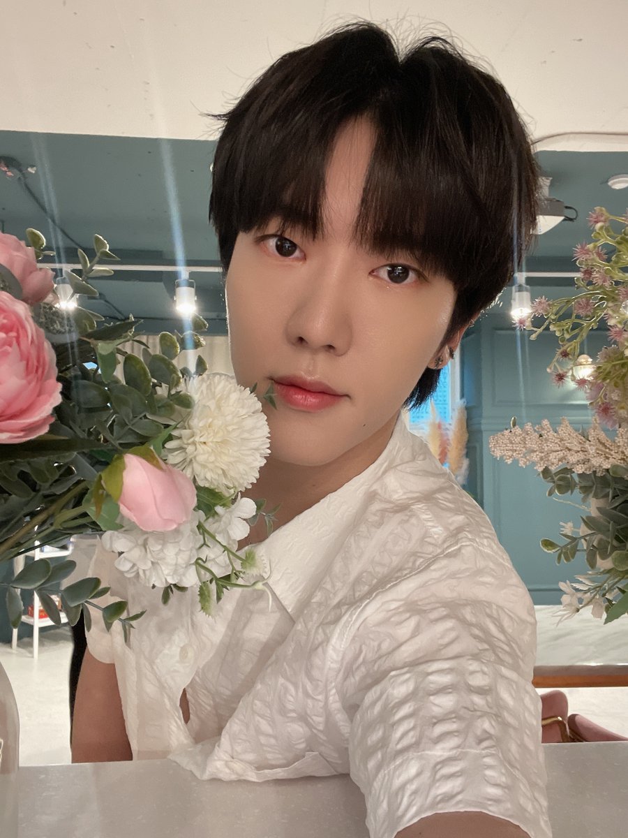 OmegaX_official's tweet photo. [📸] 

💚HAPPY FOR X DAY💚

#OMEGA_X #오메가엑스
#HAPPY_FOR_X_DAY
#1ST_ANNIVERSARY https://t.co/o3xhcpNnVF