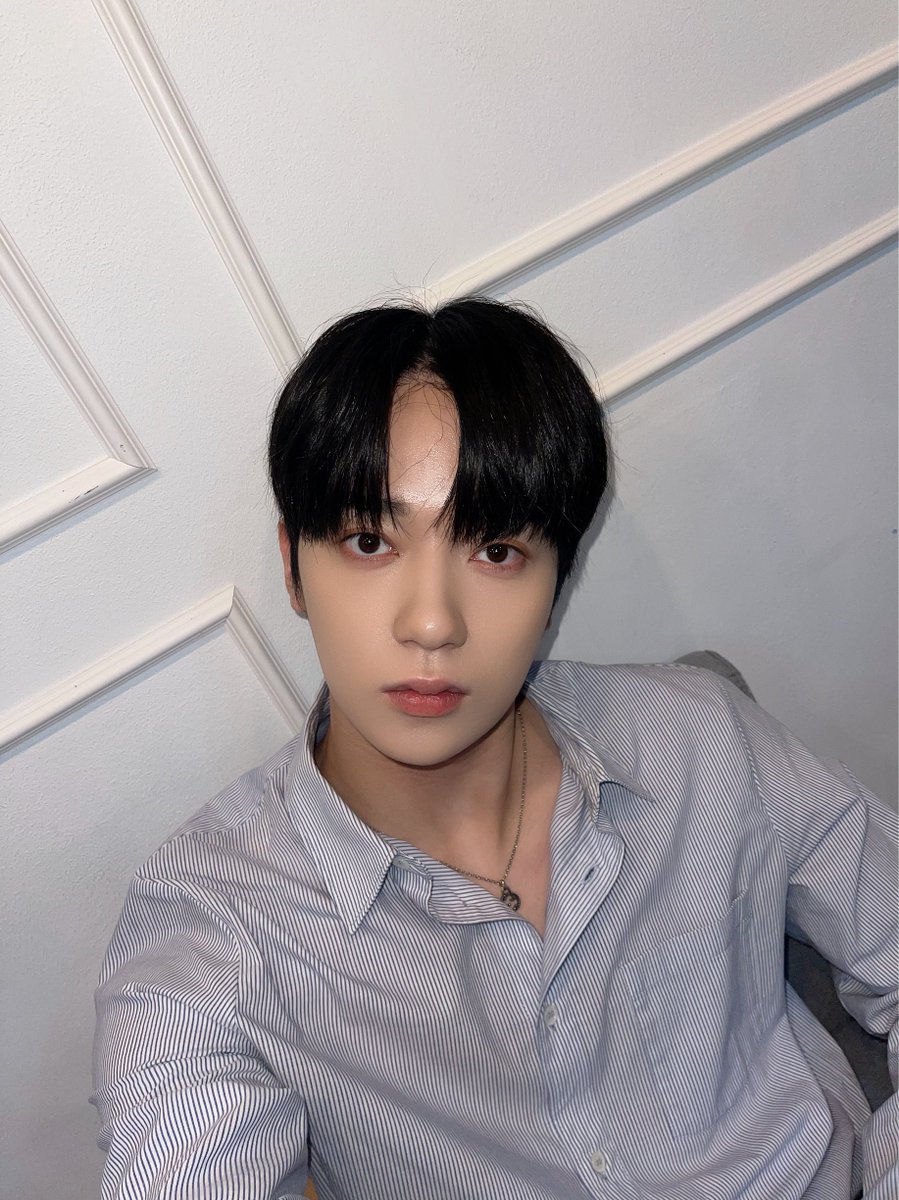 OmegaX_official's tweet photo. [📸] 

💚HAPPY FOR X DAY💚

#OMEGA_X #오메가엑스
#HAPPY_FOR_X_DAY
#1ST_ANNIVERSARY https://t.co/o3xhcpNnVF