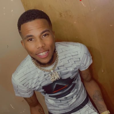 djpolow's tweet photo. #NewProfilePic https://t.co/dlliHhiXvc