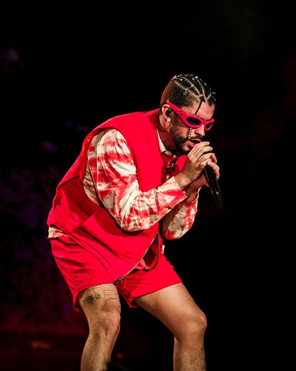 sanbadbunnypr's tweet image. Photos of Bad Bunny today in the Made in America 2022 Festival 🔥