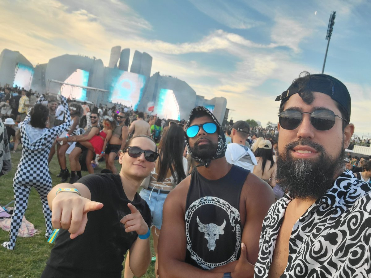 M4Diaz's tweet photo. #EZoo https://t.co/BMq6DrNMGy