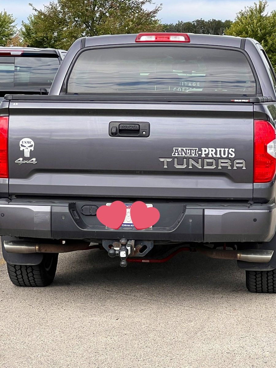 3rdgen4runner's tweet photo. Met a great guy today. 5’-2” of Wisconsan anti-priusism https://t.co/kaAx3J7178