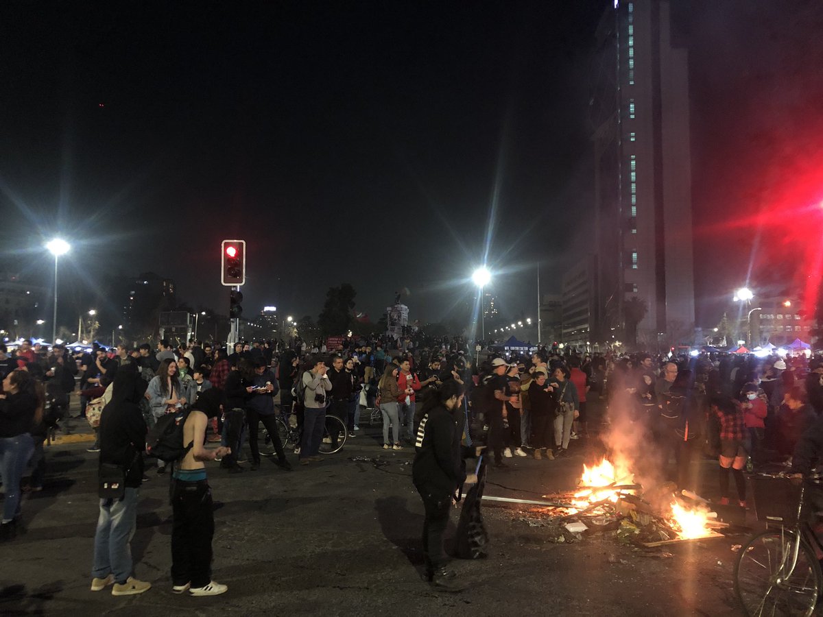 #Chile Trauerstimmung auf der #PlazaDignidad, wo 2019 die soziale Revolte begonnen hat - die neue Verfassung wurde abgelehnt