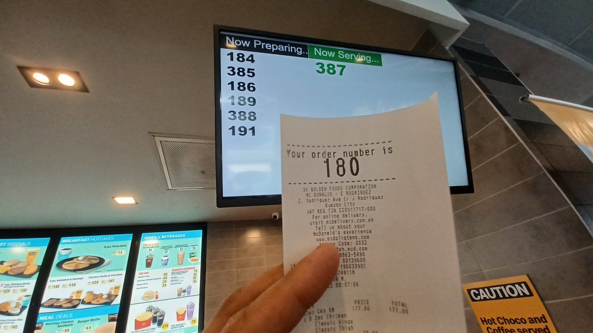lindonmdv's tweet photo. @McDo_PH my order isn't for preparation or was it even serve. I have been waiting for more than 10 minutes now. https://t.co/mmk20sIl6l