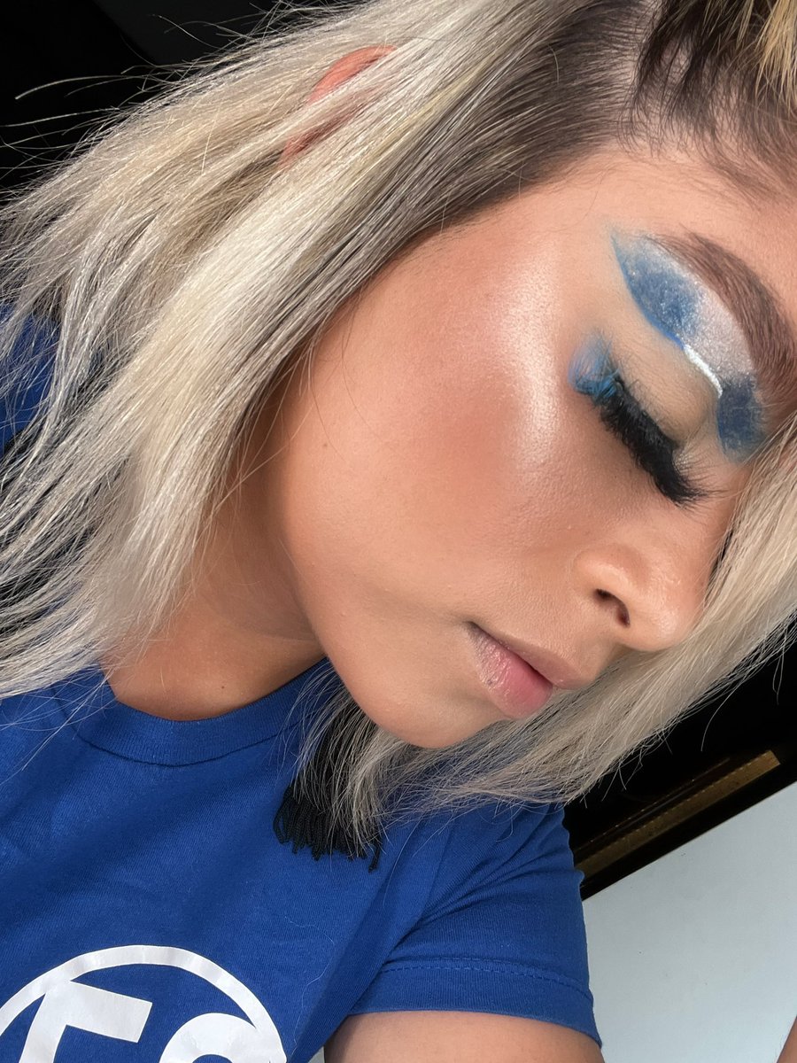 EnzyLashes's tweet photo. Look Patriótico, EL SALVADOR 🇸🇻♥️ 

lashes “LA TOXICA”
ENZYLASHES 🔥

https://t.co/AGoZMQggRr 

#beauty #ElSalvador #sonsonate #surfcity #NewYorkCity #makeupartist https://t.co/quaKTcTXRT