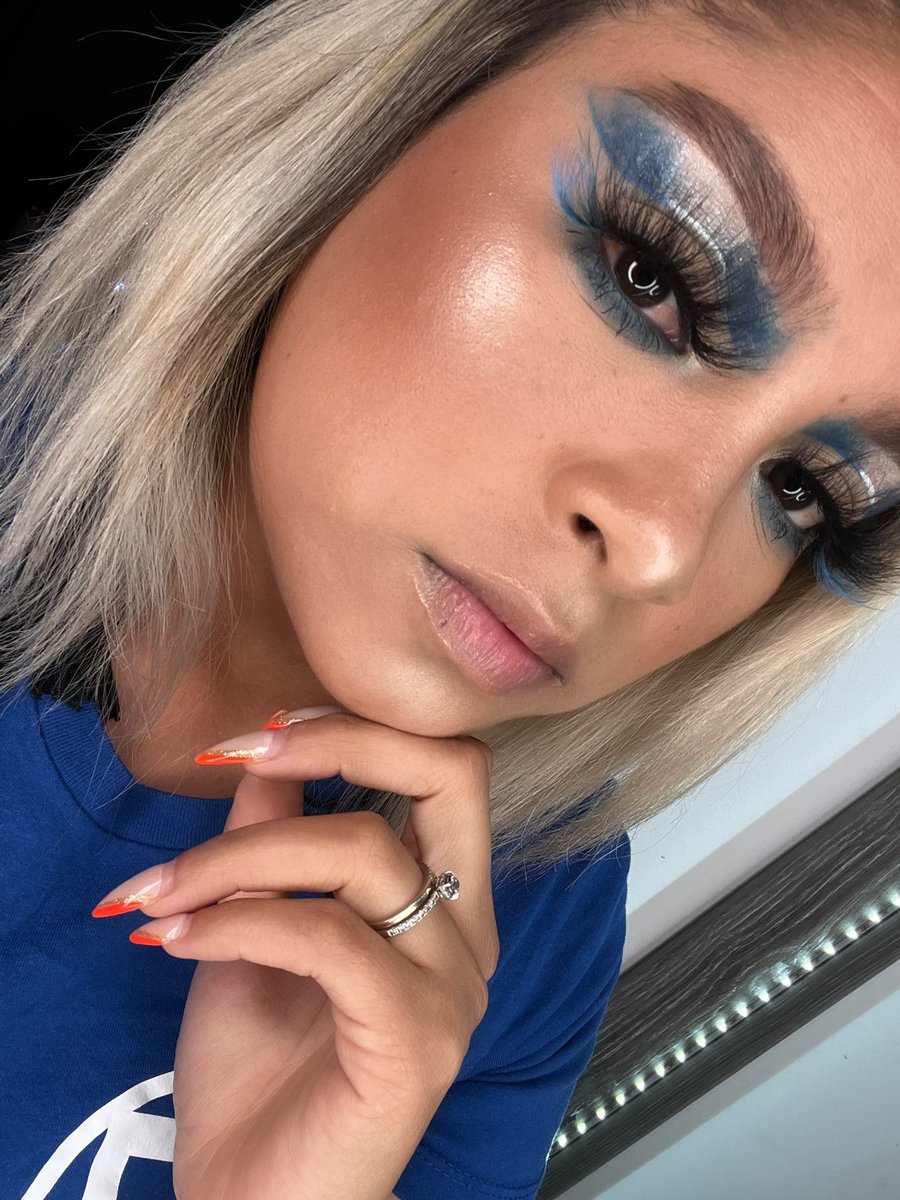 EnzyLashes's tweet photo. Look Patriótico, EL SALVADOR 🇸🇻♥️ 

lashes “LA TOXICA”
ENZYLASHES 🔥

https://t.co/AGoZMQggRr 

#beauty #ElSalvador #sonsonate #surfcity #NewYorkCity #makeupartist https://t.co/quaKTcTXRT