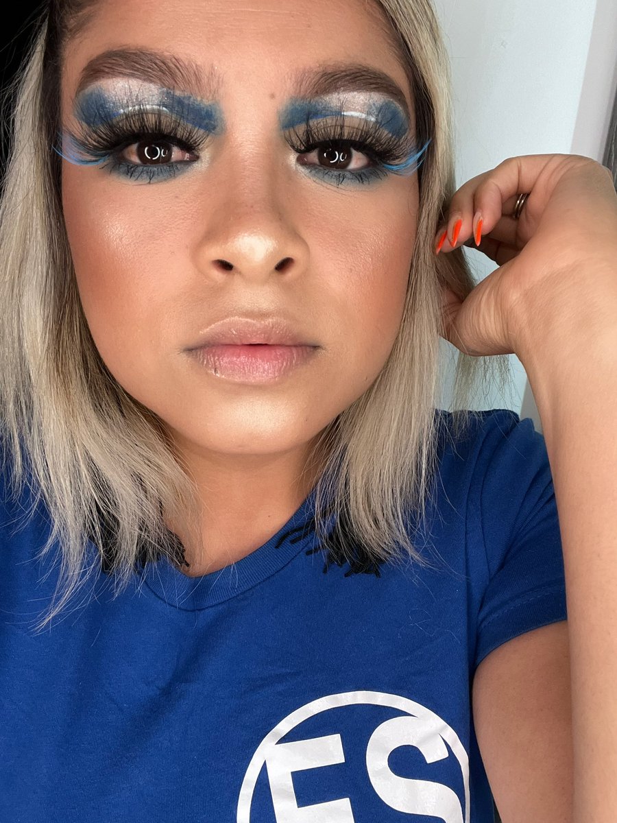 EnzyLashes's tweet photo. Look Patriótico, EL SALVADOR 🇸🇻♥️ 

lashes “LA TOXICA”
ENZYLASHES 🔥

https://t.co/AGoZMQggRr 

#beauty #ElSalvador #sonsonate #surfcity #NewYorkCity #makeupartist https://t.co/quaKTcTXRT