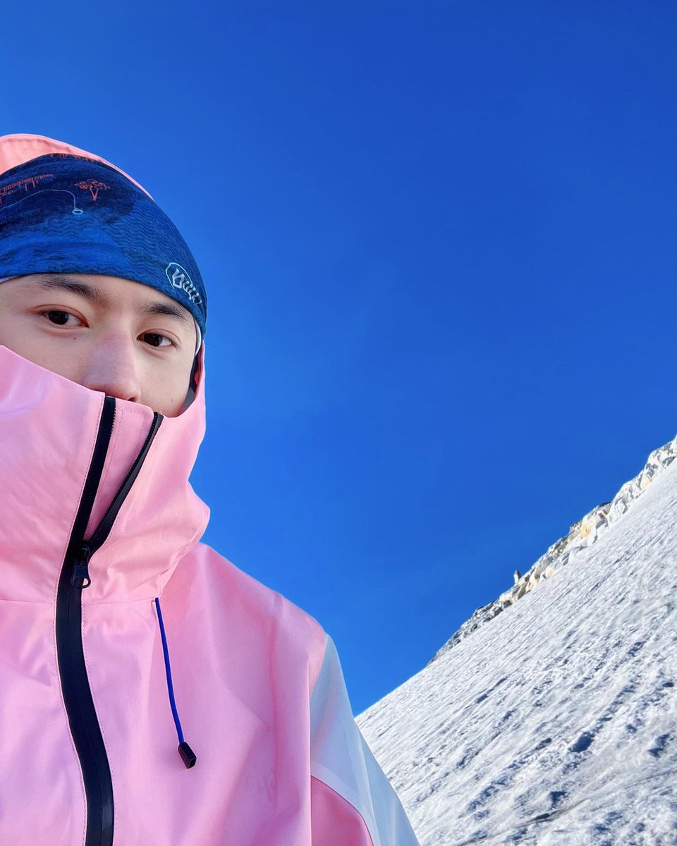 Lisa_zzh511's tweet photo. "The summit is what drives us, but the climb itself is what matters."
- Conrad Anker
🧗🏻‍♂️🏔️
#ZhangZhehan
#HaiZheSelcaDay https://t.co/X9nXnHbQ8N