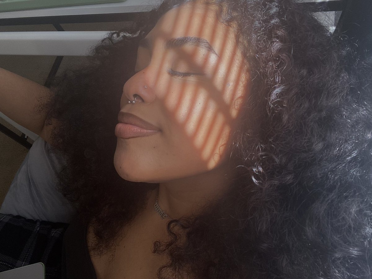 aaliyah ✿ tweet media