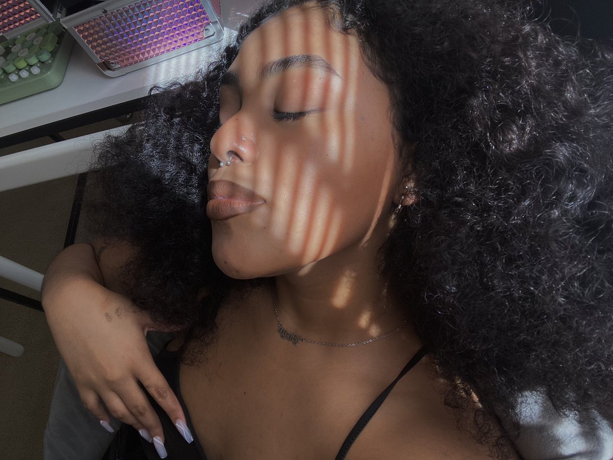aaliyah ✿ tweet media