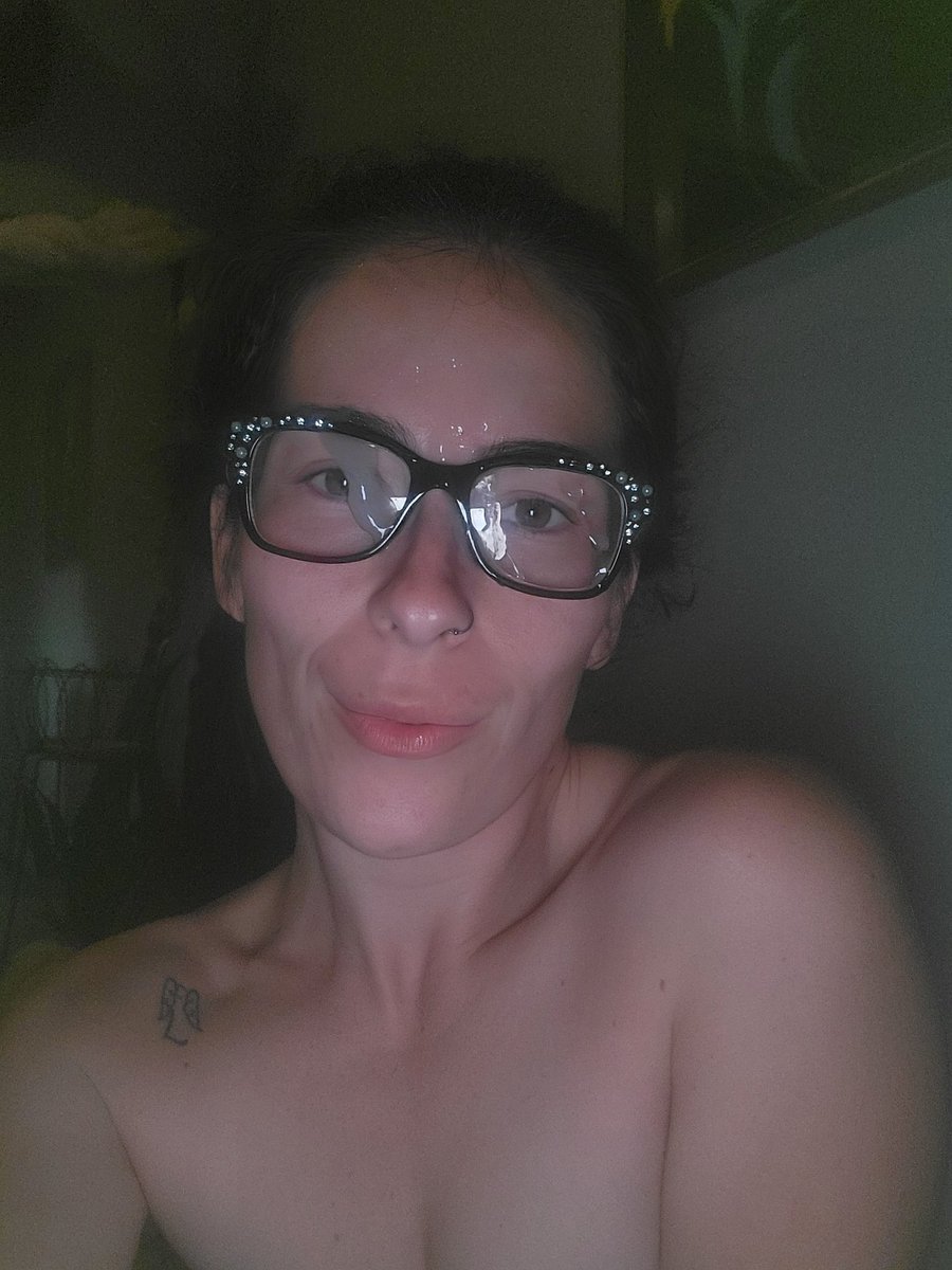 PersephoneLeway's tweet photo. @OnlyFansHero Cum on me!! 1300+ unlocked content. Solo G/G &amp; B/G 
 https://t.co/y8H742eqrw
https://t.co/sj09BbeCTA https://t.co/q5VxUgrkEx