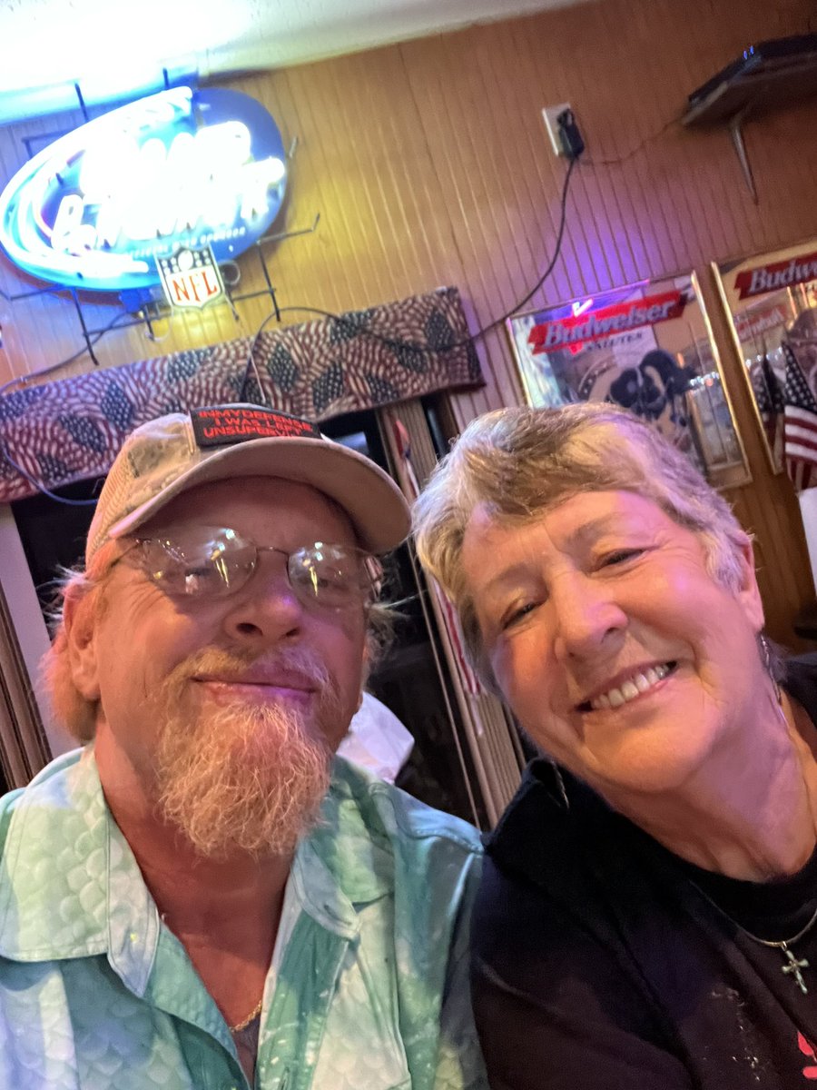 AsklarAdventure's tweet photo. Me and Sharon hanging out at the VFW for karaoke. Thanks for reminding me to smile more 🙂🌹.                             #fun #Family #hmdradio #asklaradventures #adventure #travel #Treasure #friends #sound #podcast #TrendingNews https://t.co/9N4KgefmsT