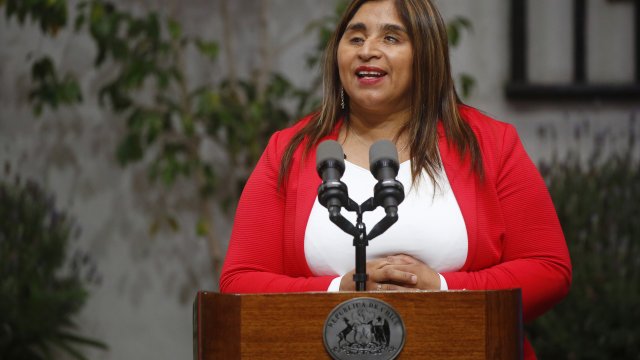 Cooperativa's tweet photo. [Audio] Senadora Campillai: "La gente no entiende que estamos luchando por el futuro de nuestros hijos y nietos; por el futuro de Chile" #PlebiscitoCooperativa https://t.co/FPa2aOMApI https://t.co/F4DyR78WB9