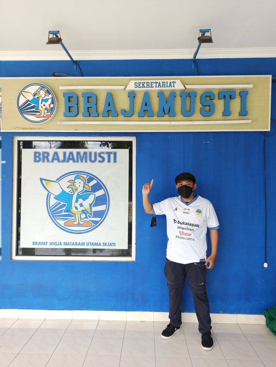 bagaswarass__'s tweet photo. Sugeng tanggap warsa PSIM YOGYAKARTA ❗Lagi 1 musim ini. Aamiin #le93nd 👆 https://t.co/NdLfcnEeJm