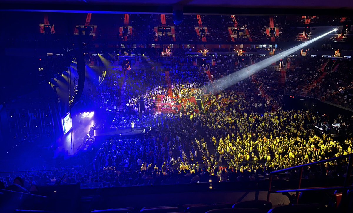 🔥 In the Exec Suite tonight with my brothers <a href="/RyanFarb/">Ryan Farbstein</a> &amp; Max Farb at FTX in Miami 🌴

Kid Cudi &amp; Denzel Curry performing

They just got their first Quirks &amp; got into <a href="/BoredApeYC/">Bored Ape Yacht Club 🍌</a> a week after me 🦧 we having good convos about IP, <a href="/OthersideMeta/">Othersidemeta</a> &amp; NFTs 💯

Brick by brick 🧱