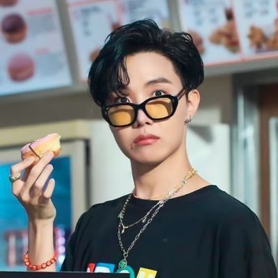 JHobiPicBot's tweet photo. dynamite era hoseok should be written in history books https://t.co/bSx3MGV1sM