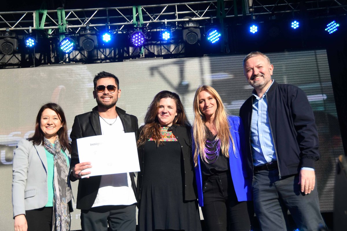 joselepere's tweet photo. En el #DíaNacionalDelMigrante entregamos junto a @florcarignanook y @mlucrecardoso reconocimientos a migrantes destacados de nuestro país.

También recorrimos el Festival de las Colectividades de @Migraciones_AR.

¡Feliz día a los migrantes que eligieron nuestro país para vivir! https://t.co/Zi9n9EzrfE