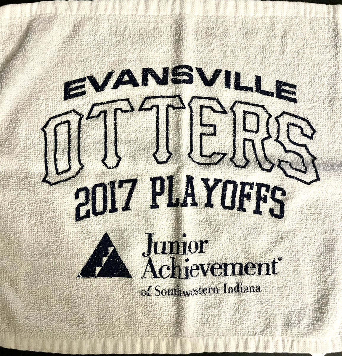 thebig_rumble's tweet photo. @Zane_Clodfelter @EvilleOtters @thelucascorley @pleinenbach50 We talkn’ playoffs Mr. Clodfelter? While I didn’t get a ring out of my time with the Otters, I did get a pretty sick rally towel out of it. https://t.co/WlwSAOcvJ3