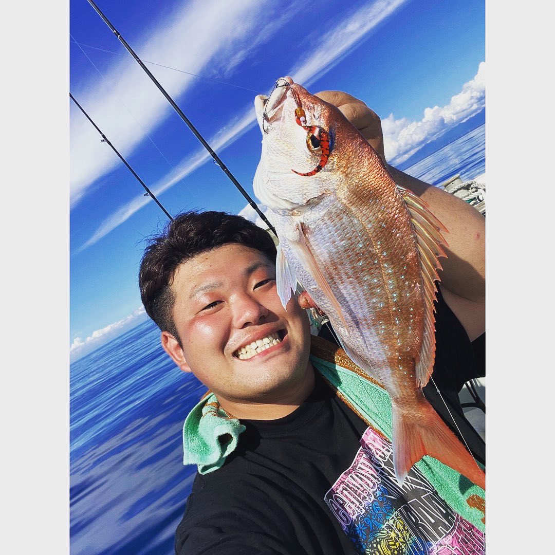 mjkojima's tweet photo. 昨日は人生2度目のタイラバ

ついに本命GET‼️‼️

鯛3枚、MAX60cm😁😁😁

#秋田県 #タイラバ 

#jackall #ジャッカル
#binbinstick #ビンビンスティック
#binbinswitch #ビンビンスイッチ 
#ビンビンスイッチtg 

#shimano #シマノ #炎月ct 
#grappler8 

#seaguar #シーガー 
#grandmax https://t.co/O3AjPICNWH