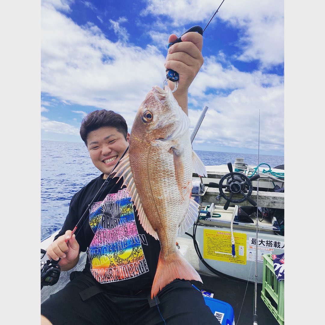 mjkojima's tweet photo. 昨日は人生2度目のタイラバ

ついに本命GET‼️‼️

鯛3枚、MAX60cm😁😁😁

#秋田県 #タイラバ 

#jackall #ジャッカル
#binbinstick #ビンビンスティック
#binbinswitch #ビンビンスイッチ 
#ビンビンスイッチtg 

#shimano #シマノ #炎月ct 
#grappler8 

#seaguar #シーガー 
#grandmax https://t.co/O3AjPICNWH