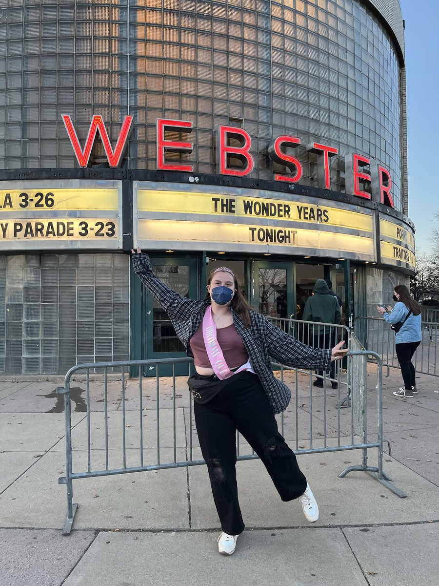 lateniteemo's tweet photo. one thing late nite emo djs will do is see the wonder years on our birthdays https://t.co/lQWKyEFsHX