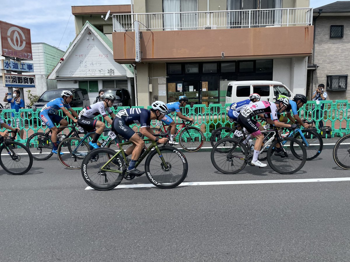 Lookat_331's tweet photo. インカレロード 34位

交通費の問題に始まりコロナ感染、レース前日のハンガー曲がりなどあったけど無事に出走＆完走できて良かった

OBの方々からの支援や@Allez_Yuto が届けてくれた新しいディレイラーハンガーが無ければ出走できるか怪しいレースでした。
ご支援、サポートありがとうございました。 https://t.co/FCRnu0Apm2
