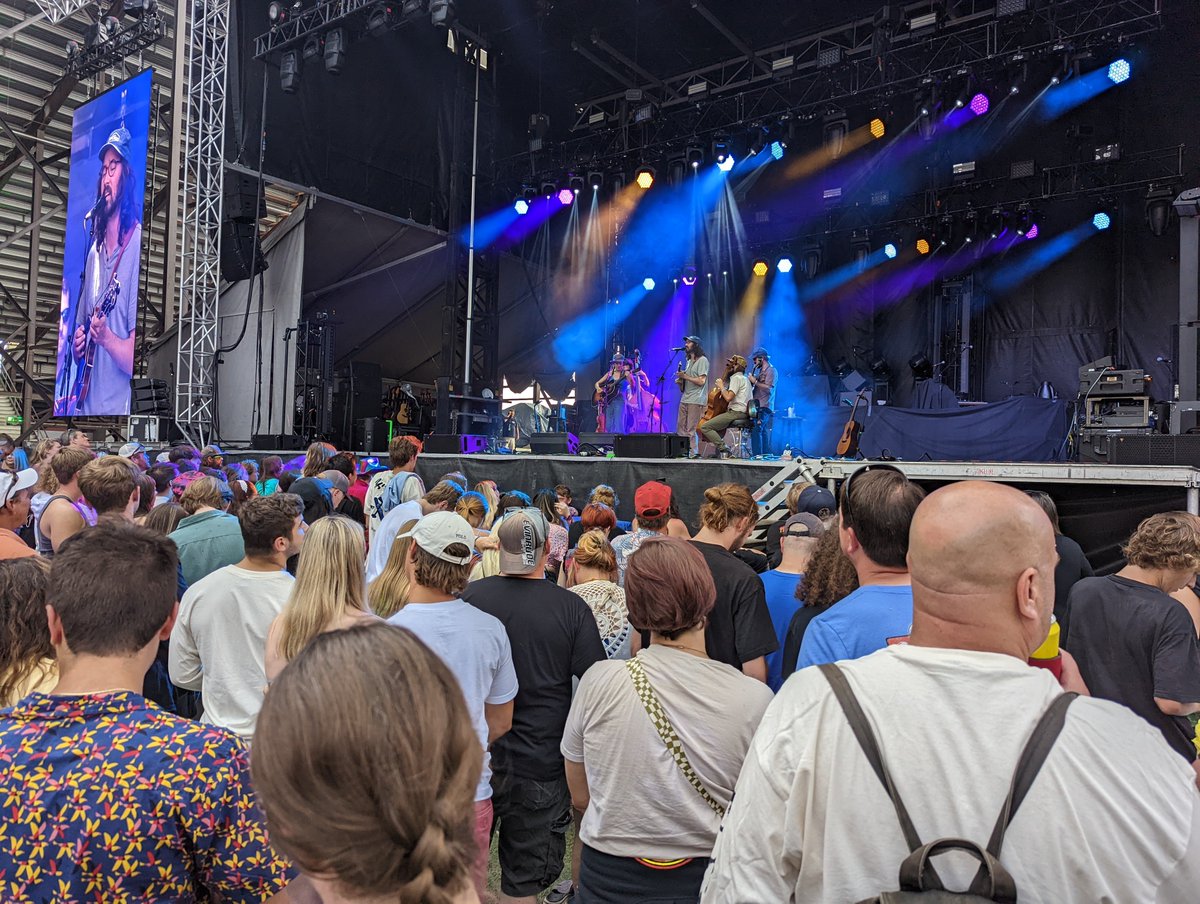 1kmoose's tweet photo. #allinfestival watchhouse https://t.co/EZXa48L8wr