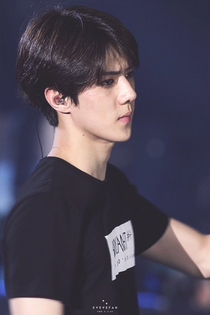 hourlyohsehun tweet picture