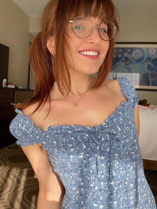Small boobie gf looking 4 big boobie gf https://t.co/QxPhAny79A