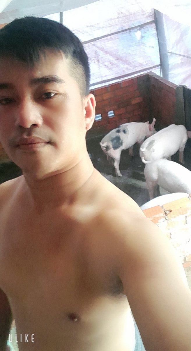 thansang2blued's tweet photo. Anh Nông dân nghèo ai hốt không https://t.co/WeR2msyNQt