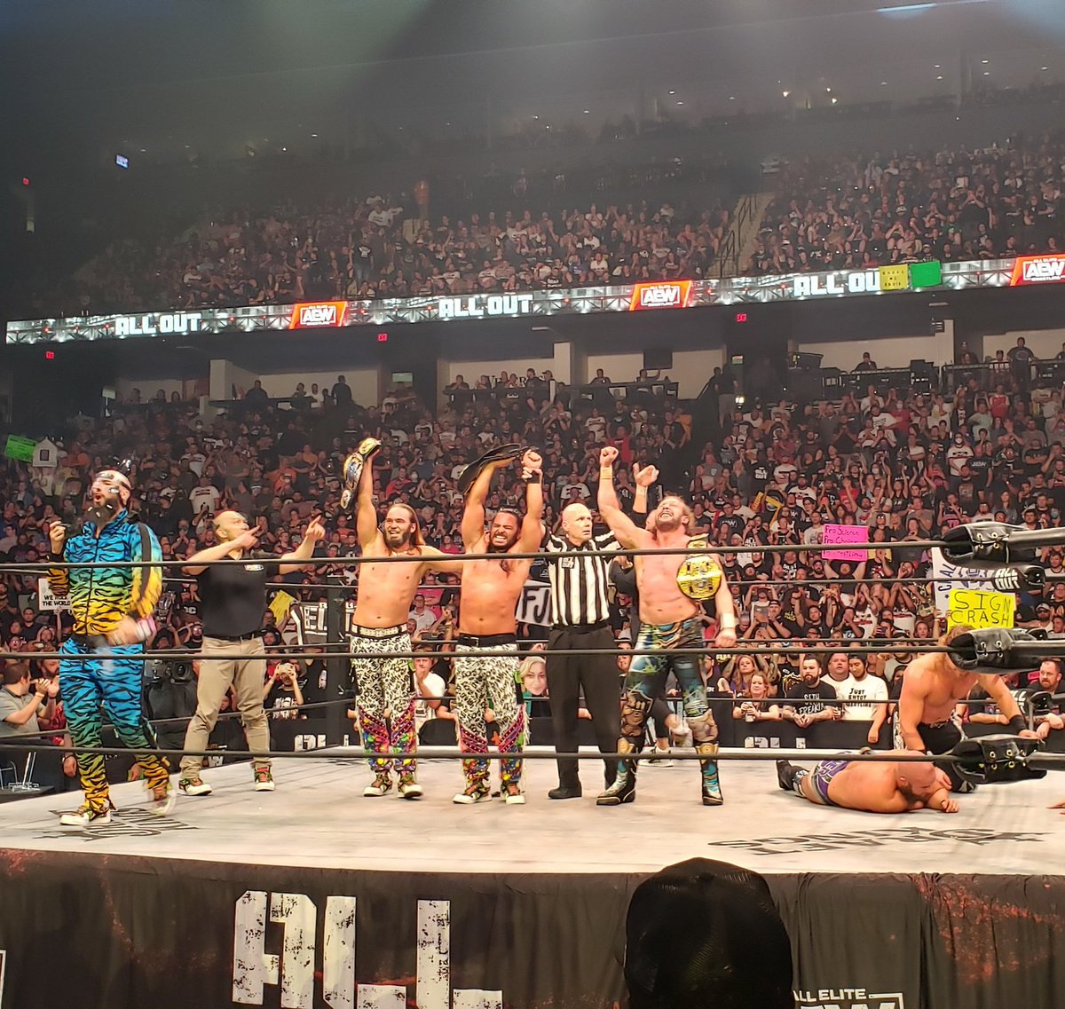TheQumarZaman's tweet image. #ANDFIRST @AEW Trios Tag Champs #TheElite!

#AEWAllOut