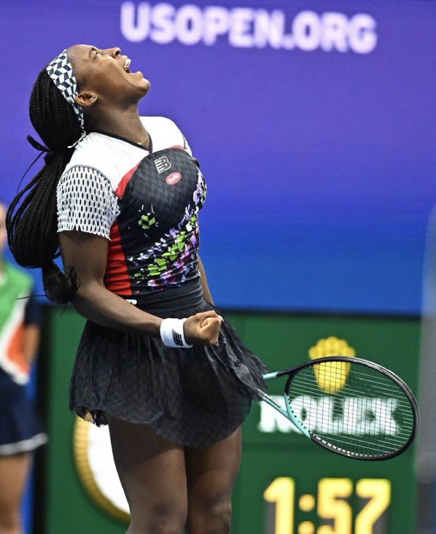 (12) Gauff def. Zhang (7-5, 7-5) in the 4th round of the #USOpen